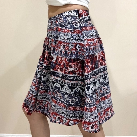 Forever 21 Dresses & Skirts - Forever 21 Blue‎ and Red Printings Skirt Medium